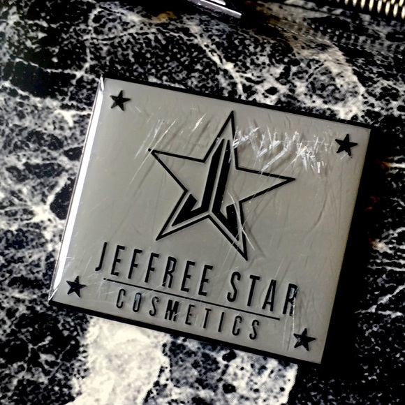 Jeffree Star Makeup bag from the “Cremated” collection - Picture 5 of 5